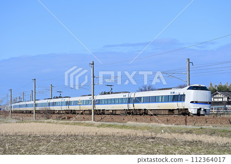 北陸本線 三河加賀笠間 JR 西日本 683 系列 B31 編組 + N13 編組 雷鳥 112364017