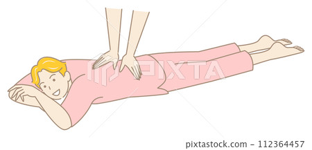 穿著按摩服的可愛男人臉朝下躺著接受按摩 簡單的插圖向量 112364457