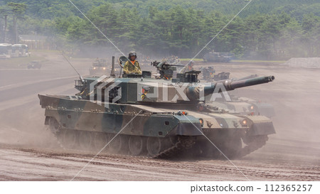 陸上自衛隊90式坦克閱兵 112365257