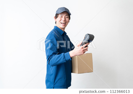Delivery man male 112366013