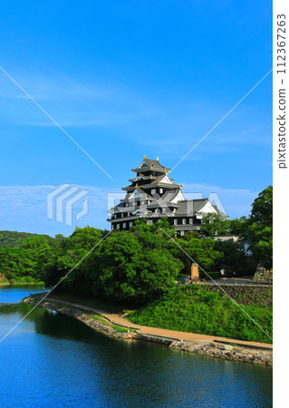 [Okayama Prefecture] Okayama Castle and Asahikawa in fine weather (after major renovation in Reiwa) 112367263