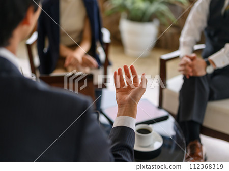 在豪華休息室拍攝人像 112368319