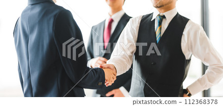 Portrait shoot in a luxury lounge 112368378