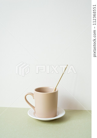 Ceramic mug cup on table. white ivory background 112368551