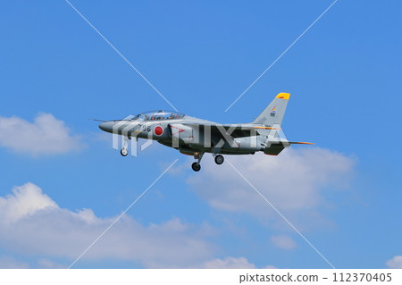 T4教練機準備降落航空自衛隊教練機 T4教練機準備降落航空自衛隊教練機 112370405