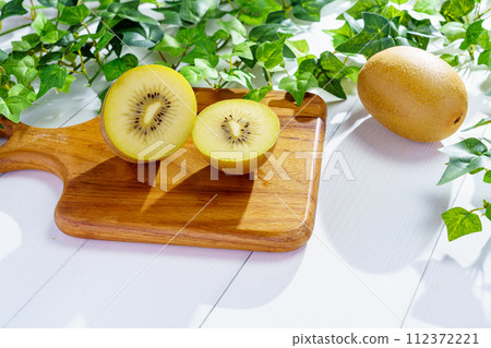 Kiwi fruit Kiwi fruit 112372221
