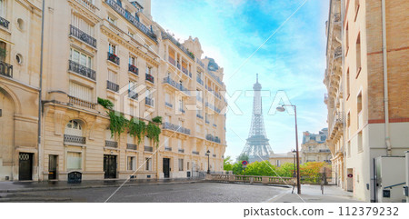 eiffel tour and Paris street 112379232