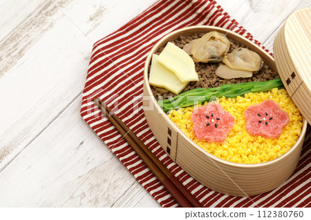 春天自製便當 112380760