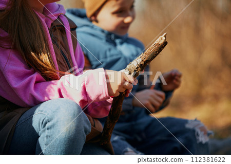 Outdoor activities for children's development. 112381622