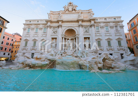 Fountain di Trevi in Rome, Italy 112381701