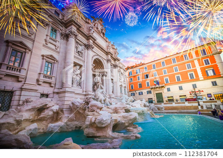 Fountain di Trevi in Rome, Italy Fountain di Trevi in Rome, Italy 112381704