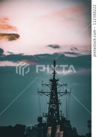 軍艦和黃昏的天空 軍艦和黃昏的天空 112388222