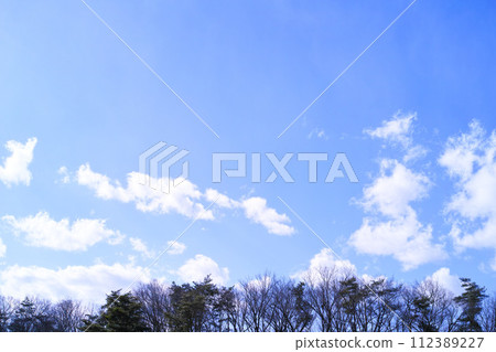 藍色的天空和雲圖像 藍色的天空和雲圖像 112389227