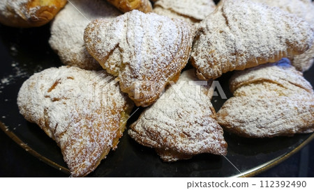 Homemade sfogliatelle. Traditional dessert from Naples. 112392490
