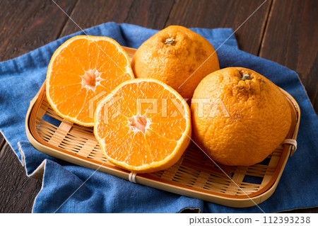 Dekopon with scratches and irregularities Dekopon with scratches and irregularities 112393238