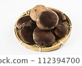 漏勺中的香菇 112394700