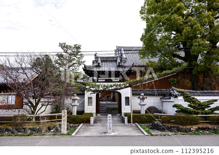 法壽寺龍宮門（舊高麗正門） 112395216