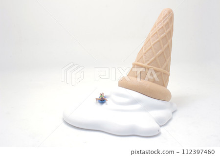 surfing on ice cream Creative summer pool vacation concept. 112397460