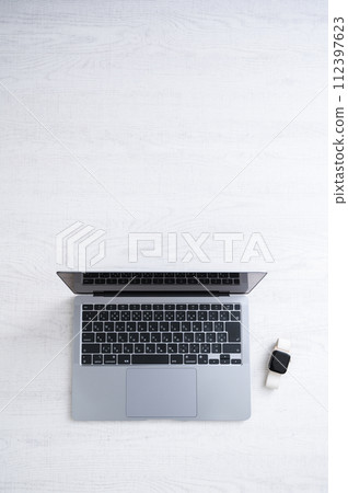 Smart watch and laptop computer 112397623