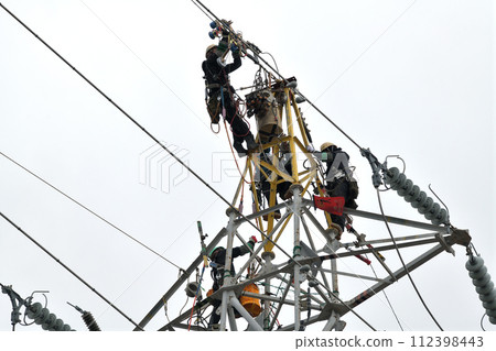 輸電塔 輸電塔的維修工作 112398443