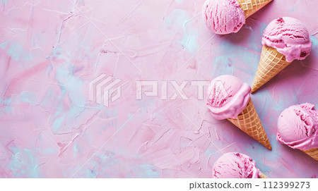 夏天吃冰涼又美味的冰淇淋 夏天吃冰涼又美味的冰淇淋 112399273