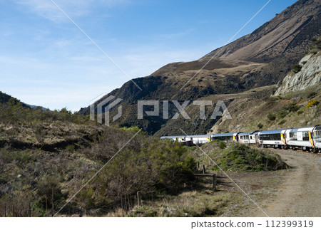 train, trains, electric train 112399319