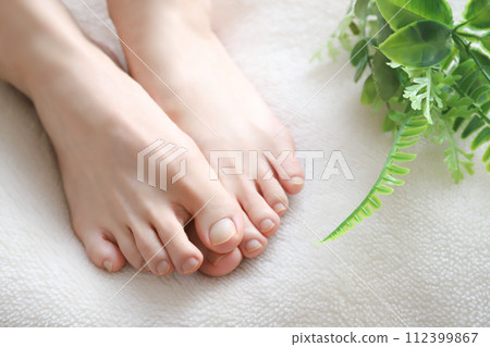 女性足部足部護理 112399867