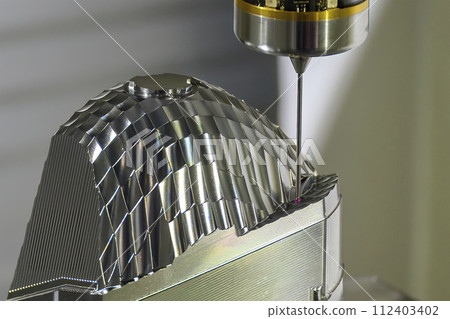 The lens reflector mold measuring process by CMM machine. The lens reflector mold measuring process by CMM machine. 112403402