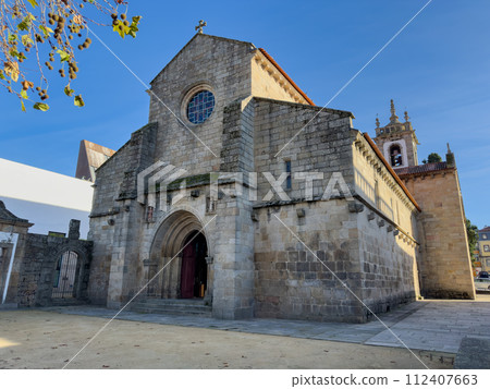 Facade of the Vila Real Se Cathedral 112407663