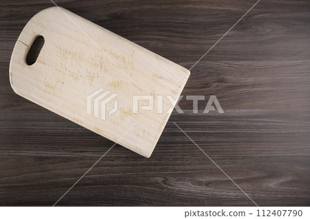 Wooden cutting board 112407790