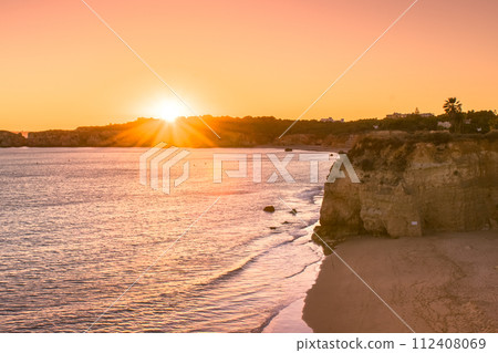 Praia da Rocha in Portimao, Algarve 112408069