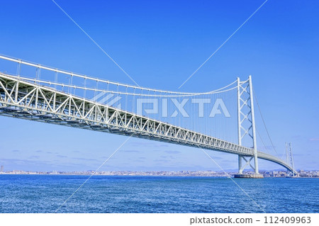 Akashi Kaikyo Bridge seen from the Awaji Island side 112409963