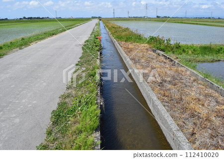農地道路、農業水道 田園風光 農地道路、農業水道 田園風光 112410020
