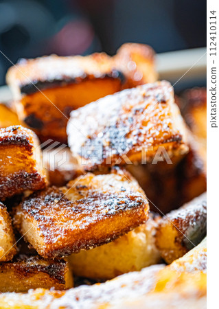 Food: Toast and fresh cream Food: Toast and fresh cream 112410114