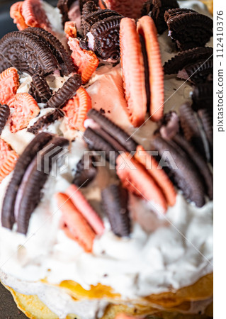 Food Cookie cream cake Food Cookie cream cake 112410376