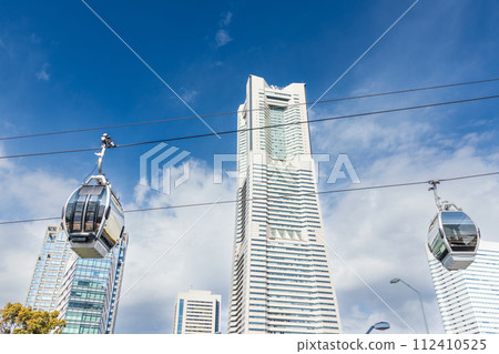 "Kanagawa Prefecture" Blue sky and urban ropeway Minato Mirai "Kanagawa Prefecture" Blue sky and urban ropeway Minato Mirai 112410525