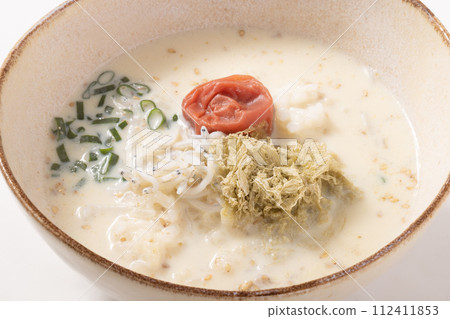 Plum yam soy milk sesame porridge Plum yam soy milk sesame porridge 112411853