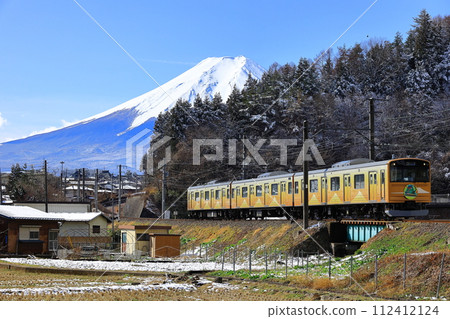 積雪的富士急行線 112412124