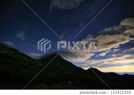 南阿爾卑斯山的北岳和星空 南阿爾卑斯山的北岳和星空 112412359