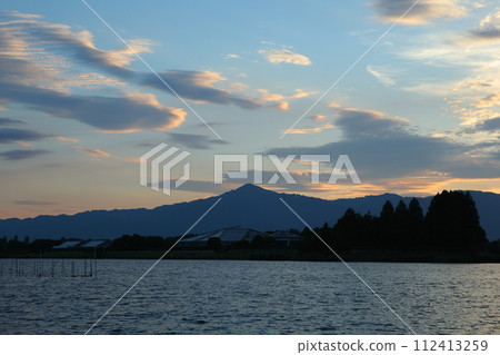 琵琶湖晚上視圖 112413259
