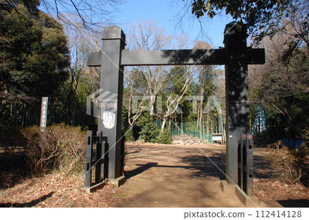 Kozukue Castle Mock-restored Kanboku Gate leading to Honmaru Square (Kohoku Ward, Yokohama City) 112414128