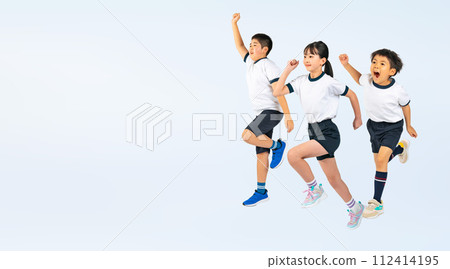 Children wearing gym clothes running 112414195