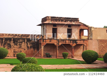 印度阿格拉附近法塔赫布爾西格里法院區的建築物 112414460