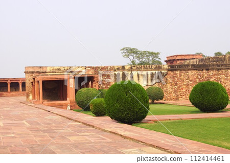 印度阿格拉附近法塔赫布爾西格里法院區的風景 112414461