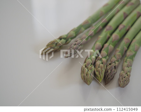 綠蘆筍（幾片，白色背景） 112415049