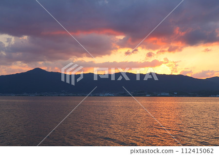 琵琶湖與比叡山的夜景 112415062