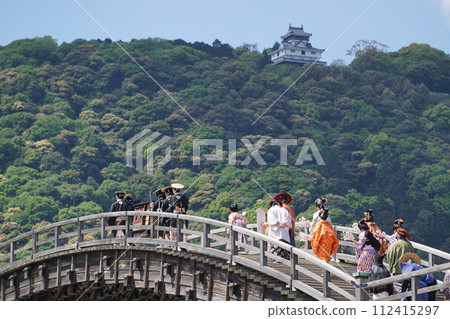 Kintaikyo Bridge Festival Daimyo Parade and Iwakuni Castle 112415297