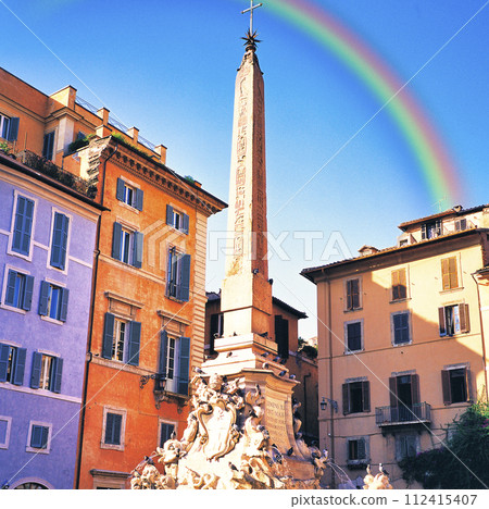萬神殿廣場方尖碑上的彩虹 112415407