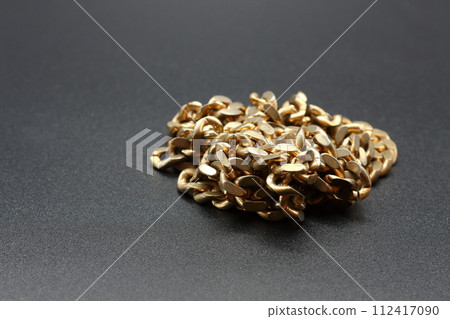 Necklace with peeling gold plating Necklace with peeling gold plating 112417090