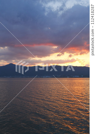 琵琶湖和Hiei山的晚上視圖 112418287